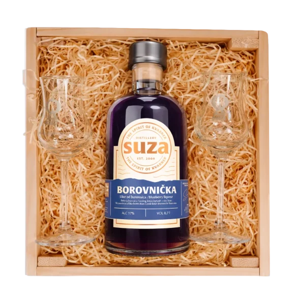 Suza Borovnička Gift Set 0.7L with Two Glasses in a Wooden Box